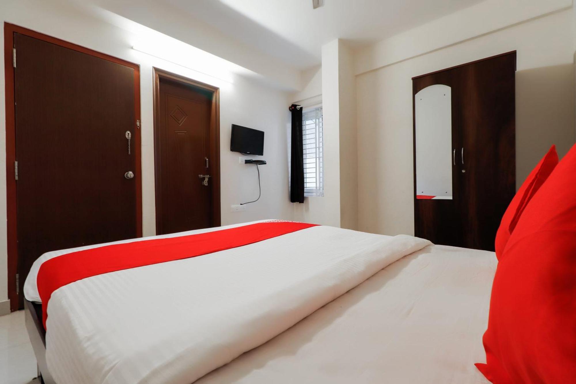 Hotel Super Gn Collection O Near Rajajinagar Industrial Estate à Bangalore Extérieur photo