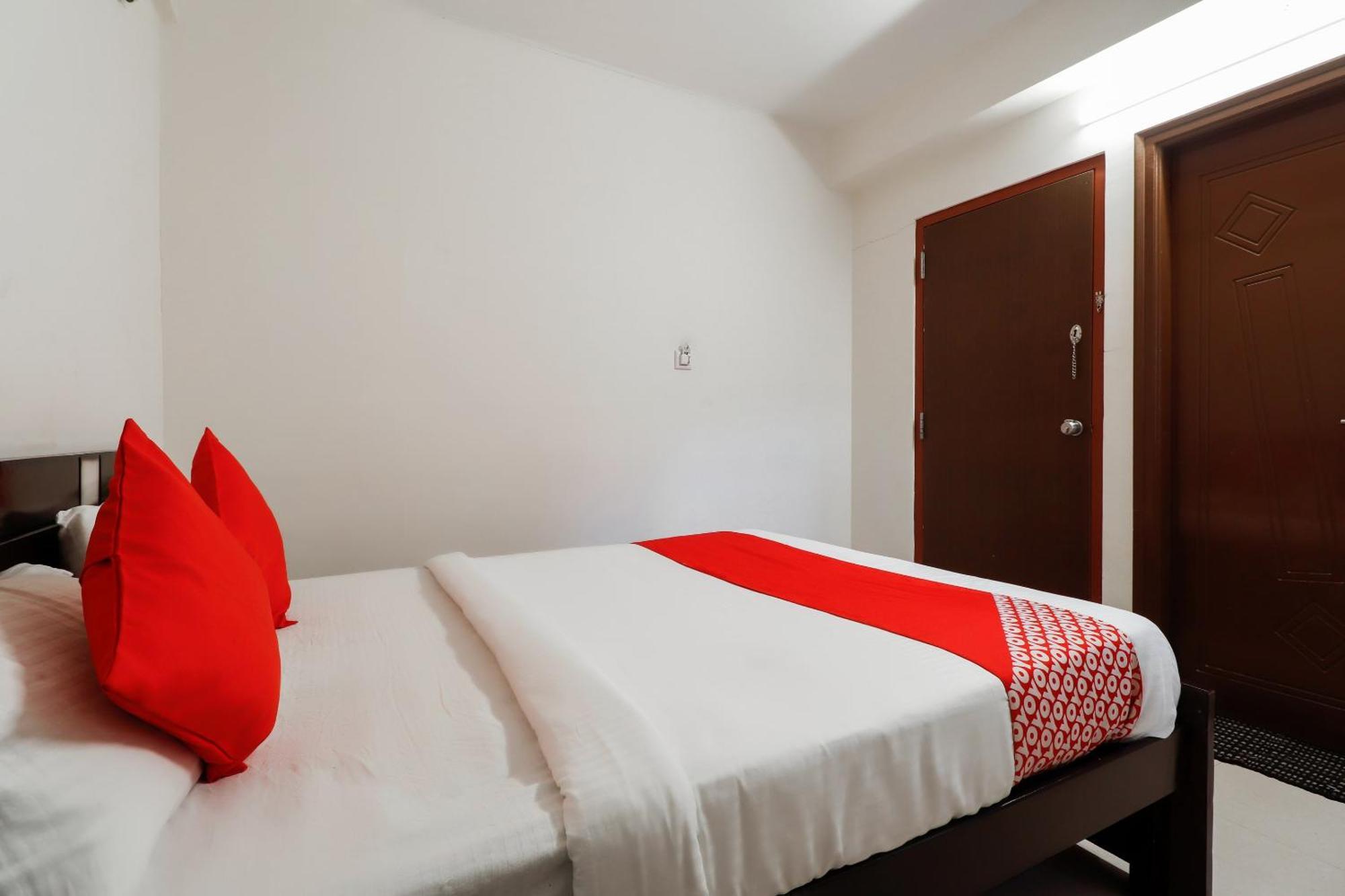 Hotel Super Gn Collection O Near Rajajinagar Industrial Estate à Bangalore Extérieur photo