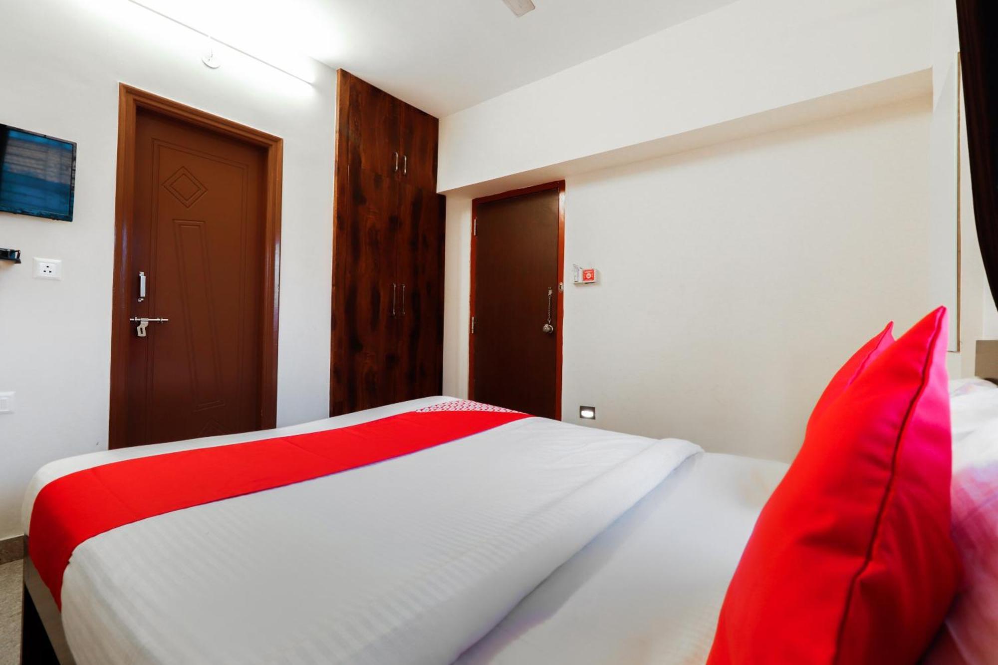 Hotel Super Gn Collection O Near Rajajinagar Industrial Estate à Bangalore Extérieur photo