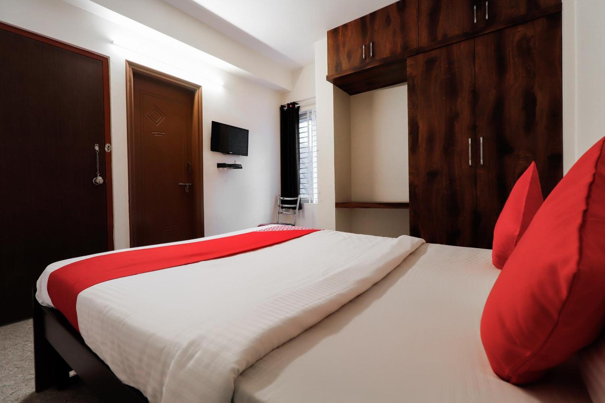 Hotel Super Gn Collection O Near Rajajinagar Industrial Estate à Bangalore Extérieur photo
