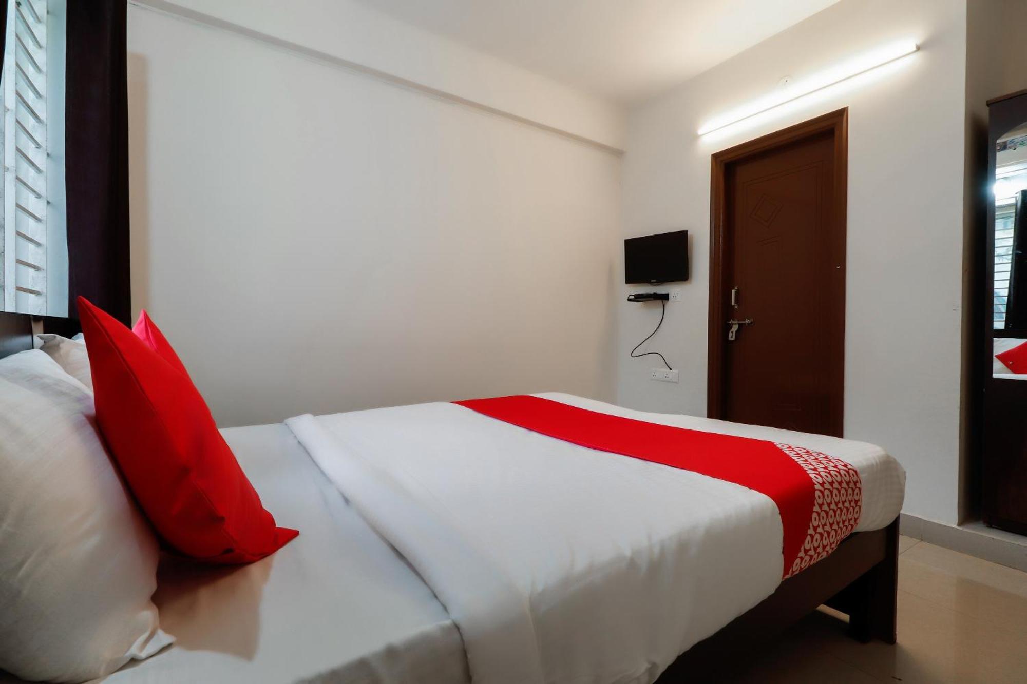 Hotel Super Gn Collection O Near Rajajinagar Industrial Estate à Bangalore Extérieur photo